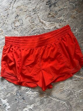 Lululemon hotty hot HR 2.5” short